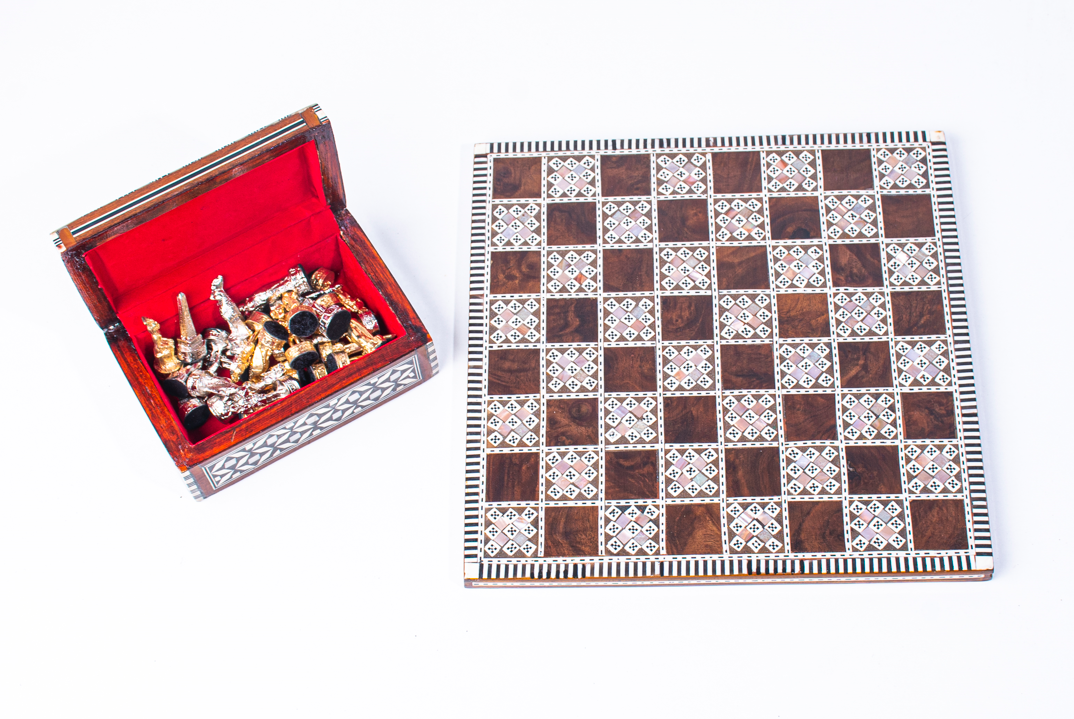 Handmade Chess board with pharaonic pieces & box