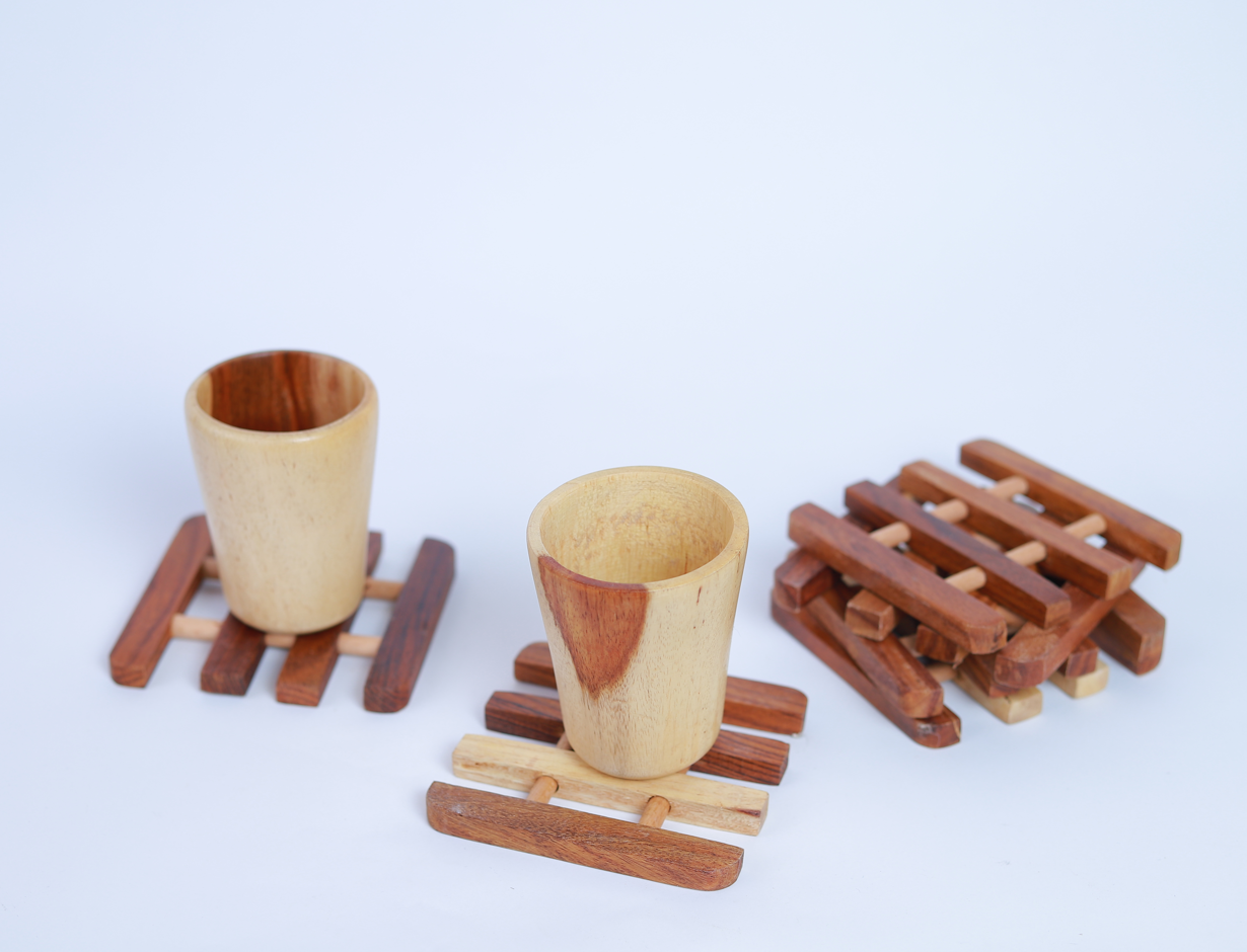 Set of Wooden Coasters - 6 pieces
